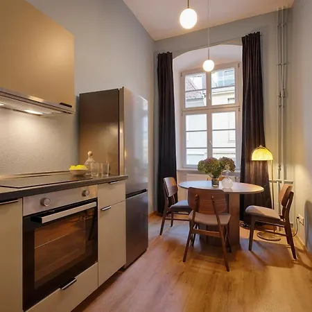 Homie Stay Am Marktplatz - Wohnen Im Historischen Balthasar-Neumann-Apartment Wurtzbourg Extérieur photo